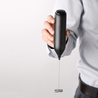 Mousseur à lait électrique de nouvelle conception avec support rechargeable et support mural Mélangeur à café en mousse portable