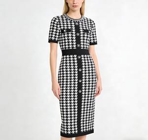 Robe pull maxi décontractée de luxe en nylon pour femme, à manches courtes, jupe moulante élégante en tricot avec boutons sur le devant - Product Image 1