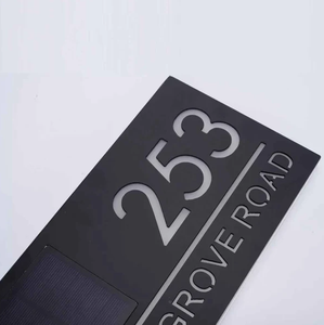Plaque de numéro de maison solaire personnalisée avec éclairage LED, plaque de nom de famille découpée au laser 3D pour usage extérieur - Product Image 4