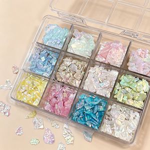 Boîte de 12 couleurs de paillettes ultra-fines irisées irrégulières en nacre pour décorations d'ongles DIY pour salon de manucure - Product Image 2