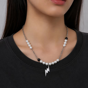 Collar con Colgante de Rayo de Acero Inoxidable para Mujer, Cadena de Eslabones con Perlas de Imitación, Chapado en Plata, Joyería de Acero Inoxidable - Product Image 1