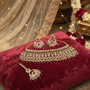 Parure de bijoux ethniques indiens de luxe en alliage plaqué or et rhodium, collier ras-du-cou, boucles d'oreilles, Maang Tikka, zircon, pour fiançailles et mariage - Product Image 3