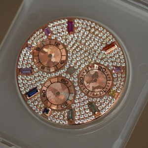 8 개의 천연 컬러 보석 마커 및 Moissanite 인레이 4130 무브먼트 호환 다이얼 업그레이드 케이스가있는 40mm 기계식 시계