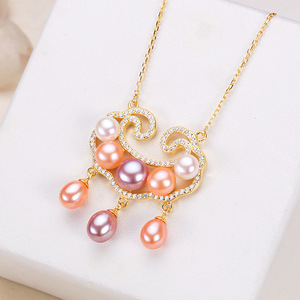 Collier pendentif en argent 925 de qualité supérieure pour femmes, zircon coloré et perle d'eau douce, design de verrouillage durable - Product Image 3