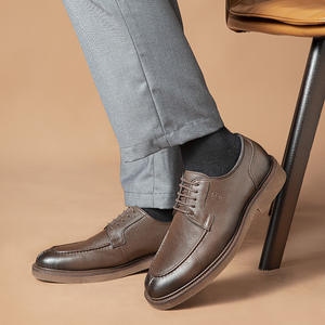 Chaussures en cuir pour hommes - Brogues tendance imperméables et rehaussantes, style britannique, formelles et décontractées, à lacets et bout rond - Product Image 3