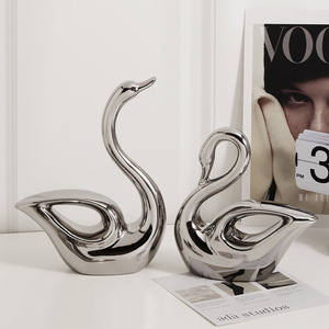 Современные простые керамические украшения в виде лебедей, легкий люкс для декора дома, подарок на годовщину для гостиной - Product Image 1