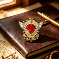 Nouvelles Épingles en Émail Souple « Hot Blessing » en Gros, Badges Métalliques Cœur Aile Croix Croyance, Épingles de Revers Religieuses Personnalisées avec LOGO et Lettres