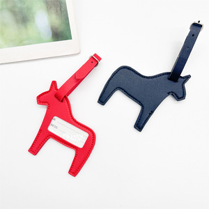 Etiqueta de equipaje estilo chino del Año del Caballo, colgante retro de cuero con forma de caballo, amuleto personalizado para bolsa de viaje al por mayor. - Product Image 3
