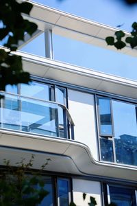 Panel de Revestimiento de Pared de Aluminio Moderno con Recubrimiento en Polvo Anticorrosión para Exteriores de Edificios, 70 Pulgadas o Más - Product Image 5