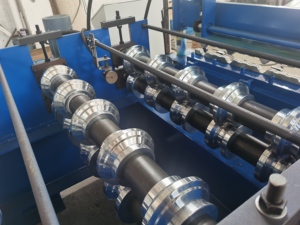 آلة تشكيل وتجعيد الألواح المعدنية المحمولة الأوتوماتيكية بالكامل لتشكيل الأسقف المعدنية الملونة - Product Image 6