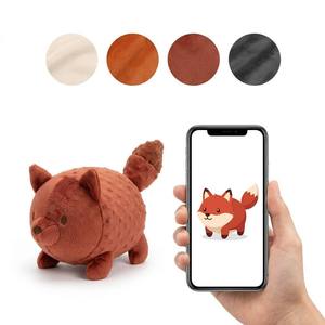 Peluche renard personnalisée, ronde et dodue, avec texture rugueuse, membres courts et épais, queue effilée et touffue, style forêt, jouet mascotte sur mesure - Product Image 1