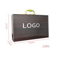 Ensemble de fumage de cocktails ultra-luxueux avec poignée dorée, style épuré, pierres à whisky, verre et accessoires de bar en bois, pour accompagnement premium