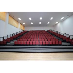 Gradas móviles telescópicas de metal personalizables de la marca italiana CETA para eventos deportivos y de entretenimiento hechas en Italia - Product Image 1