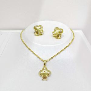 factory price plata 925 silver 18k <b>gold</b> plated 2 piece <b>set</b> earring and necklace fancy zirconia clover luxury bridal <b>jewelry</b> <b>sets</b> - Product Image 3