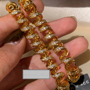 <span class=keywords><strong>Bracelet</strong></span> en <span class=keywords><strong>fil</strong></span> téléphonique plaqué or 18 carats en laiton <span class=keywords><strong>de</strong></span> haute qualité à la mode avec incrustation <span class=keywords><strong>de</strong></span> zircone Bijoux pour femmes Vente en gros d'usine - Product Image 4