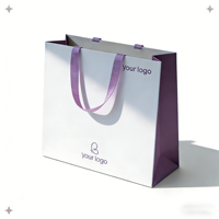 Sacs shopping en papier recyclé lilas de luxe imprimés sur mesure avec logo pour l'emballage de vêtements avec poignée