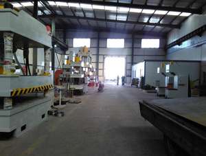 Presse hydraulique à quatre colonnes pour le formage à froid des pièces métalliques - Product Image 5