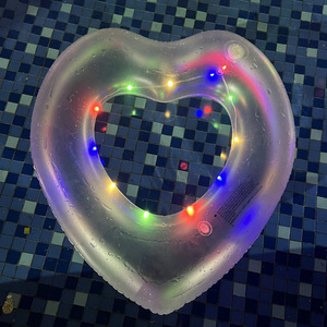 Flotador Inflable Luminoso LED con Asas y Soporte para Axilas para Piscina y Parque Acuático, Unisex, Color Sólido - Product Image 4