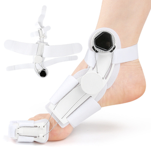 <span class=keywords><strong>Orthèse</strong></span> pour <span class=keywords><strong>Hallux</strong></span> <span class=keywords><strong>Valgus</strong></span> à Boucle Rotative Réglable pour Utilisation Jour/<span class=keywords><strong>Nuit</strong></span> – Dispositif d'Assistance pour la Portation <span class=keywords><strong>de</strong></span> Chaussures et le Soutien <span class=keywords><strong>de</strong></span> l'Os du Grand Pied - Product Image 1