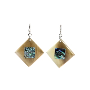 Boucles d'oreilles créoles en corne de buffle polie de luxe Minh Giang Craft, bijoux minimalistes et durables, vente en gros - Product Image 1