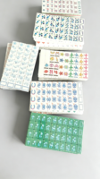 Fichas de Mahjong Americanas de Lujo Coloridas y Modernas con Motivos de Estrellas Arcoíris y Aviones para Noches de Juego