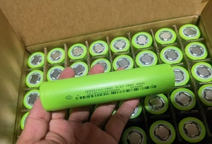 グレード<span class=keywords><strong>3</strong></span>.2V LiFePO4 32140 15AHリン酸鉄リチウム電池 3000サイクル 45A放電 電気自動車・エネルギー貯蔵用 - Product Image 4