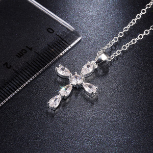 Collana con Pendente a Goccia in Cristallo con Incastonatura a Griffe per Donna, Gioielli Moda Stile Street - Product Image 2