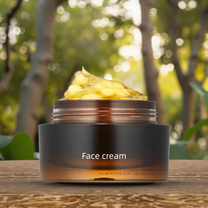 Crème hydratante pour le visage en capsule dorée à la vitamine C 50ml Vente en gros Crème pour le visage anti-âge anti-rides végétalien - Product Image 3
