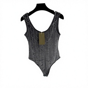 Nouvelle chemise d'été sans couture en satin sexy pour femme, dos nu, estampage à chaud, longueur au-dessus du genou - Product Image 1
