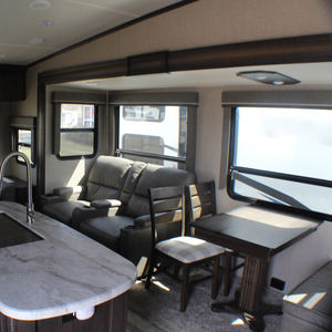 Caravane <span class=keywords><strong>de</strong></span> voyage personnalisée, grande caravane <span class=keywords><strong>de</strong></span> <span class=keywords><strong>camping</strong></span> avec espace <span class=keywords><strong>de</strong></span> couchage, cuisine pour le <span class=keywords><strong>camping</strong></span> en famille et les voyages routiers - Product Image 5