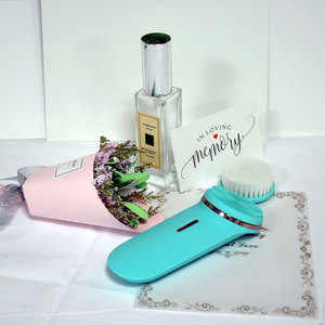 เครื่องทำความสะอาดผิวหน้าแบบพกพาอเนกประสงค์ แปรงทำความสะอาดผิวหน้าซิลิโคนระบบสั่นไฟฟ้าเพื่อความงาม - Product Image 5