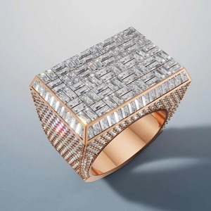 Anillo de Diamantes de Alta Demanda con Acabado en Oro Blanco, Joyería de Boda Atemporal para Novias y Celebraciones de Aniversario en Venta - Product Image 2