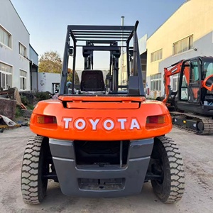 Nuevo Montacargas Todoterreno Diésel 4x4 para Japón, Modelo 70, con Neumáticos, Mástil de Tres Etapas, Desplazador Lateral Hidráulico y Horquillas de 1500 mm - Product Image 2