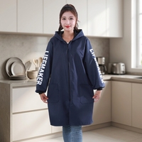Vêtement imperméable à capuche à manches longues avec logo personnalisé, résistant à l'huile et chaud, pour le surf, et tablier de cuisine domestique