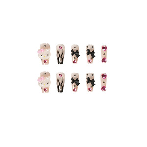 Ongles artificiels faits à la main de haute qualité, style Y2K, avec des lignes de flammes noires faites à la main et des incrustations de cristaux étincelants délicats. - Product Image 2