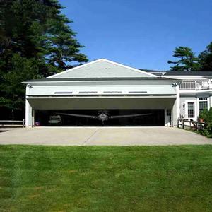 Лидер продаж, электрические двухскладные подъемные двери для самолетов, вертикальные двухскладные гаражные двери, сверхпрочные складные гаражные двери - Product Image 5