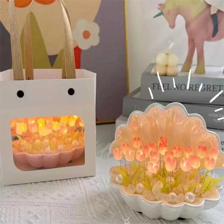 Luce notturna a forma di tulipano resistente modello di Display decorativo dall'aspetto realistico Mini guscio artificiale lampada a fiori tulipano per natale