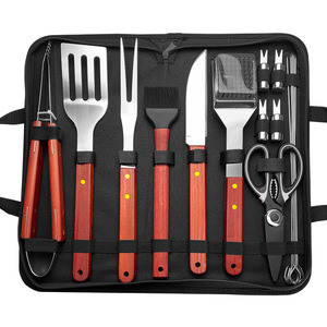 Ensemble d'ustensiles de cuisson pour <span class=keywords><strong>barbecue</strong></span> personnalisé en gros, 18 pièces, manche en <span class=keywords><strong>bois</strong></span>, acier inoxydable, ensemble d'outils de <span class=keywords><strong>barbecue</strong></span> d'extérieur avec sac portable - Product Image 1