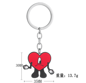 Llavero <span class=keywords><strong>de</strong></span> Corazón <span class=keywords><strong>de</strong></span> <span class=keywords><strong>Bad</strong></span> <span class=keywords><strong>Bunny</strong></span>, Lindo y Moderno, con Forma <span class=keywords><strong>de</strong></span> Corazón Rojo, Decoración <span class=keywords><strong>de</strong></span> Esmalte, Colgante para Llaves <span class=keywords><strong>de</strong></span> Coche - Product Image 2