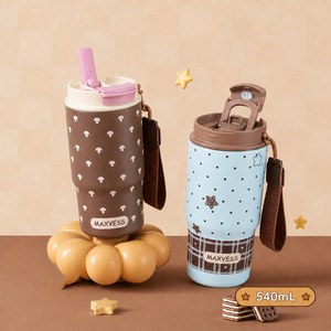 Gobelet à café rétro 540 ml en acier inoxydable 304, isotherme sous vide, avec couvercle rabattable et sangle de poignet, idéal pour les activités quotidiennes en extérieur - Product Image 4