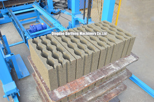Machine automatique de fabrication de briques creuses en <span class=keywords><strong>ciment</strong></span> QT4-25, machine à briques à haut rendement - Product Image 5