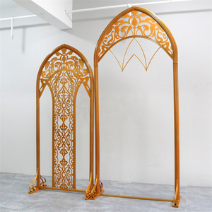 Decorazione di Lusso per Palco Nuziale in Colore Oro - Product Image 5