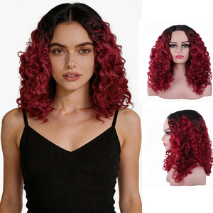 <span class=keywords><strong>Perruque</strong></span> courte bouclée rouge ombrée pour <span class=keywords><strong>femme</strong></span> avec racines foncées, en cheveux synthétiques résistants à la chaleur, aspect naturel pour usage quotidien - Product Image 1