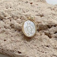 Médaille miraculeuse de la Vierge Marie personnalisée coquille de mer naturelle avec pendentif coquille plaqué or sculpté délicat