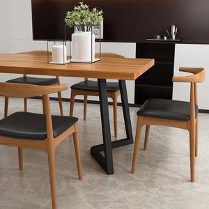 2025 Ventas calientes Mesa de comedor de roble macizo americano Diseño moderno para familias pequeñas Café y restaurante Uso de comedor - Product Image 6