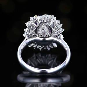 3.62CT Unheated Natural <b>Purple</b> Sapphire Solitaire Ring 18K Solid Gold <b>Decorated</b> with 52 Brilliant‑Cut White Diamonds Collectible - Product Image 5