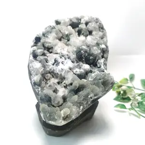 Toptan doğal ham kuvars kristal mineral örnekleri kaba küme kristal büyük boy kristal druzy