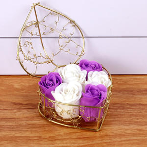 Venta al por mayor de flores rosas artificiales de hierro forjado caladas, conjunto de regalos para el Dí<span class=keywords><strong>a</strong></span> de San Valentín, caja de rosas, regalo de <span class=keywords><strong>cumpleaños</strong></span> de Rosa <span class=keywords><strong>feliz</strong></span> - Product Image 5