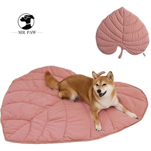 Manta Ecológica 3D con Forma <span class=keywords><strong>de</strong></span> Hoja para Mascotas, Colchoneta Suave y Refrescante para Perros, Cama Lavable para Gatos, Cojín para Sofá <span class=keywords><strong>de</strong></span> Perros y Gatos, Diseño Sólido <span class=keywords><strong>de</strong></span> Dibujos Animados - Product Image 1