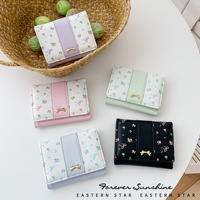 Dompet Wanita Motif Bunga - Model Pendek Sederhana - Dompet Saku dengan Bukaan 3 Lipatan